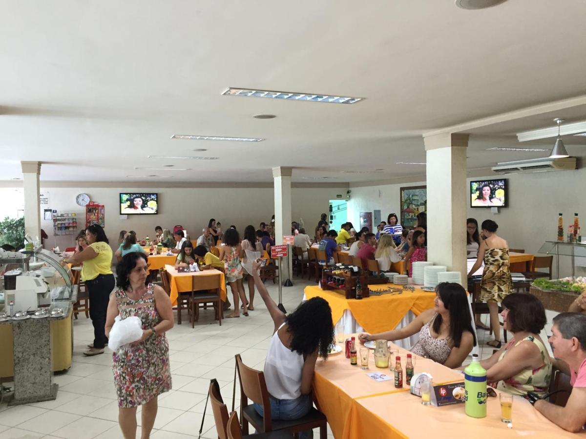 Hotel E Churrascaria Los Pagos Линярес Екстериор снимка